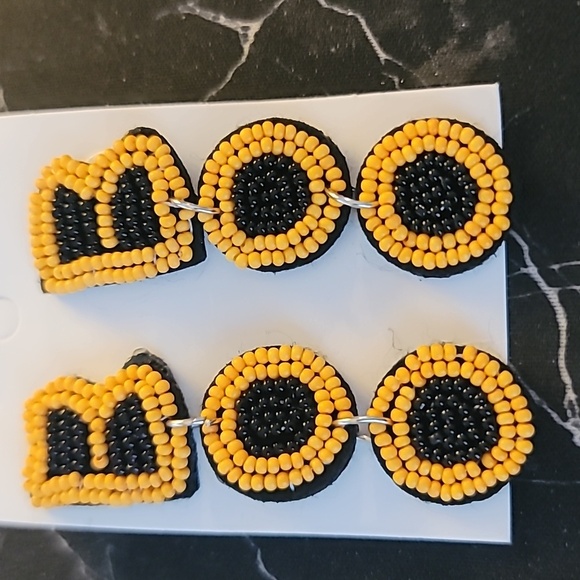 NWOT Halloween Beaded  Boo Earrings - Picture 1 of 3